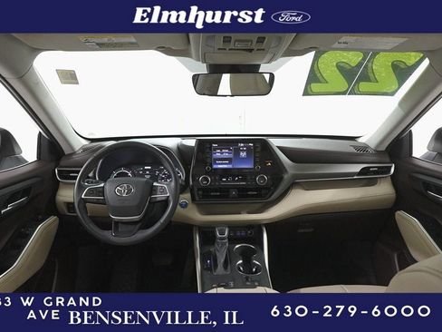 Used 2022 Toyota Highlander XLE image 6