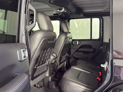 Used 2022 Jeep Wrangler Unlimited Rubicon w/ Trailer Tow Package image 22