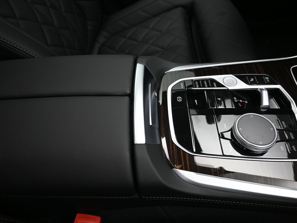 Used 2026 BMW X5 sDrive40i w/ M Sport Package RWD image 27