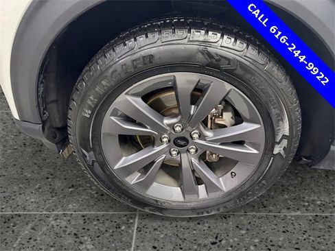 Used 2022 Ford Explorer XLT w/ Equipment Group 202A image 24