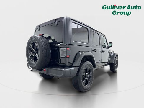 Used 2021 Jeep Wrangler Unlimited Sahara AWD/4WD image 8
