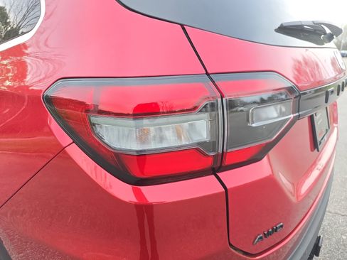 Used 2025 Honda Pilot Black Edition image 31