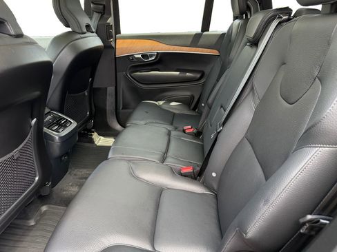 Used 2022 Volvo XC90 T6 Momentum w/ Climate Package image 14
