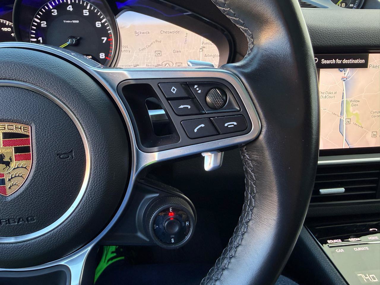 Used 2022 Porsche Cayenne Platinum Edition AWD/4WD image 28
