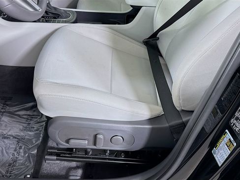 Certified 2025 Hyundai Kona SEL AWD/4WD image 19