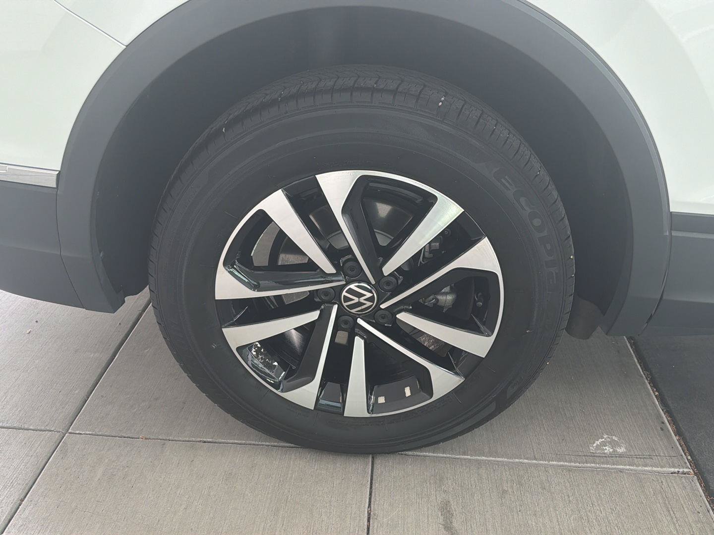 Used 2022 Volkswagen Tiguan S FWD image 11