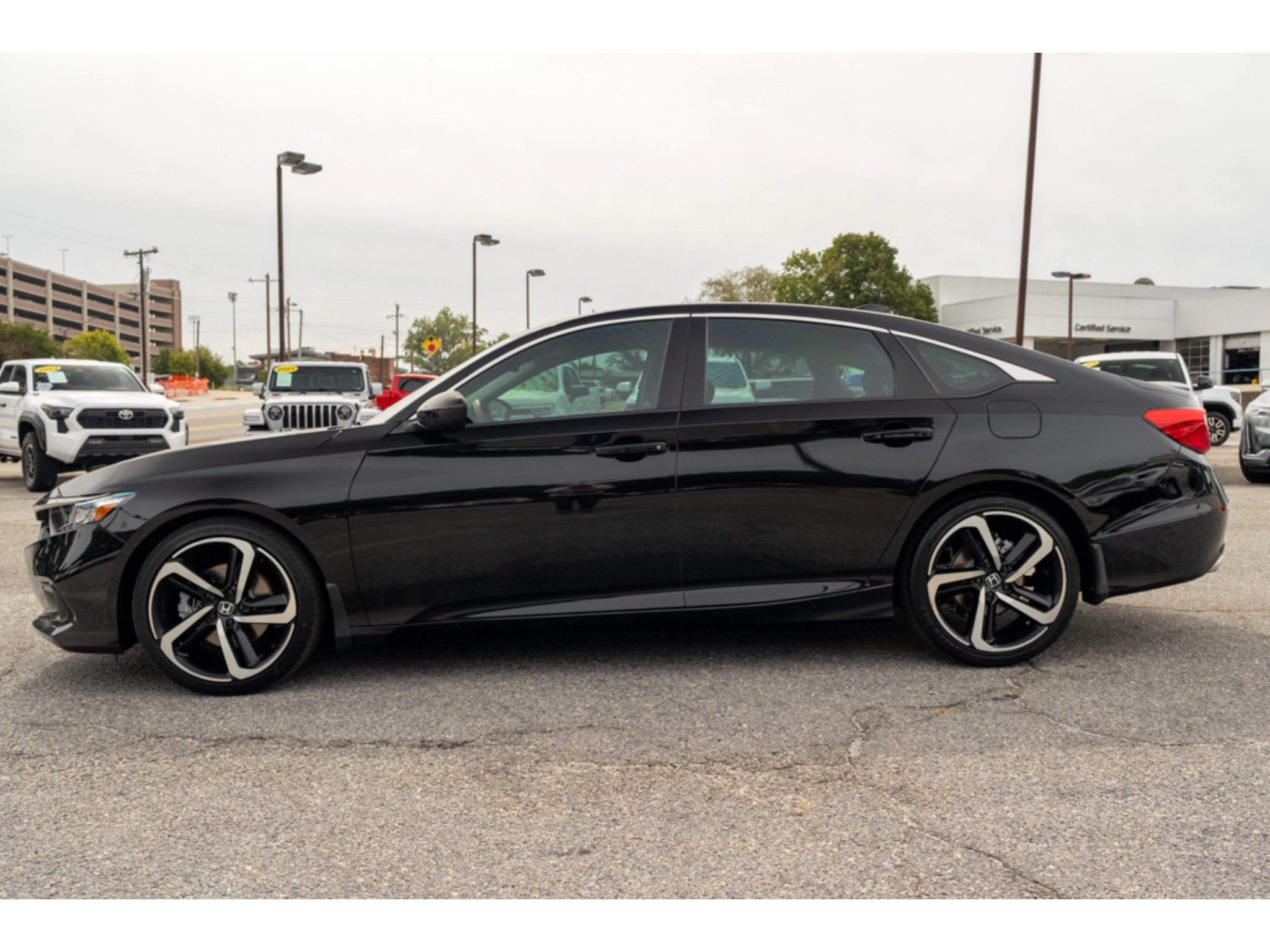 Used 2022 Honda Accord Sport Special Edition image 5