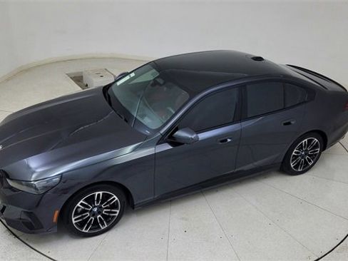 Used 2025 BMW 540i xDrive w/ Executive Package image 82
