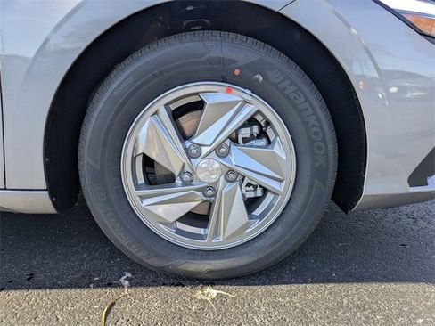 New 2026 Hyundai Elantra SE image 11