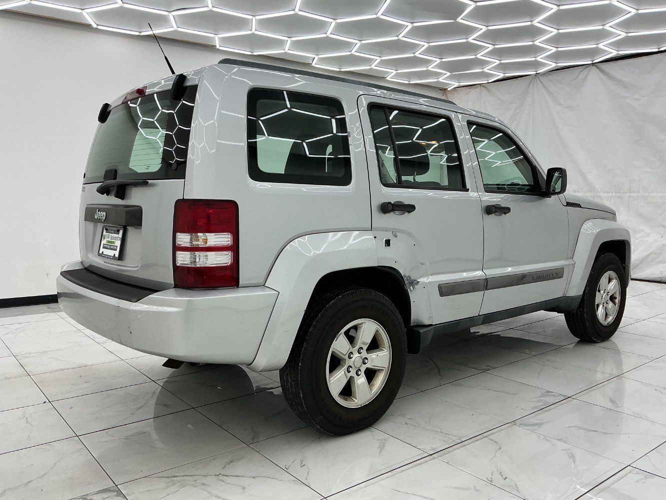 Used 2011 Jeep Liberty Sport RWD image 7
