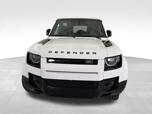 New 2026 Land Rover Defender 130 X-Dynamic SE AWD/4WD image 2