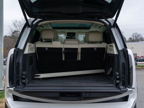 Used 2024 Land Rover Range Rover Autobiography image 13