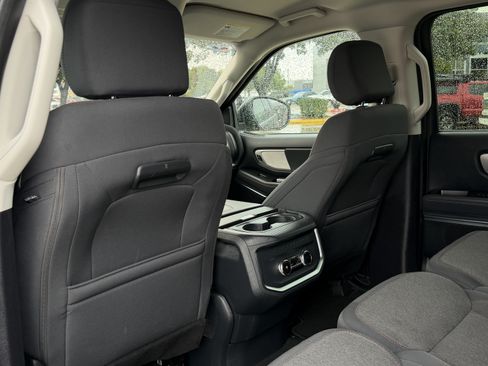 Used 2025 Ford Expedition Active RWD image 13