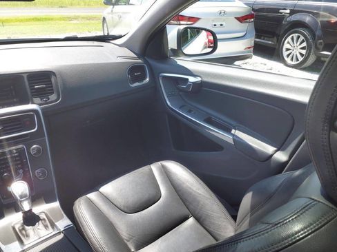 Used 2013 Volvo S60 T5 image 11