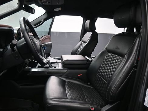 Used 2022 Ford F150 Lariat w/ Equipment Group 502A High image 9