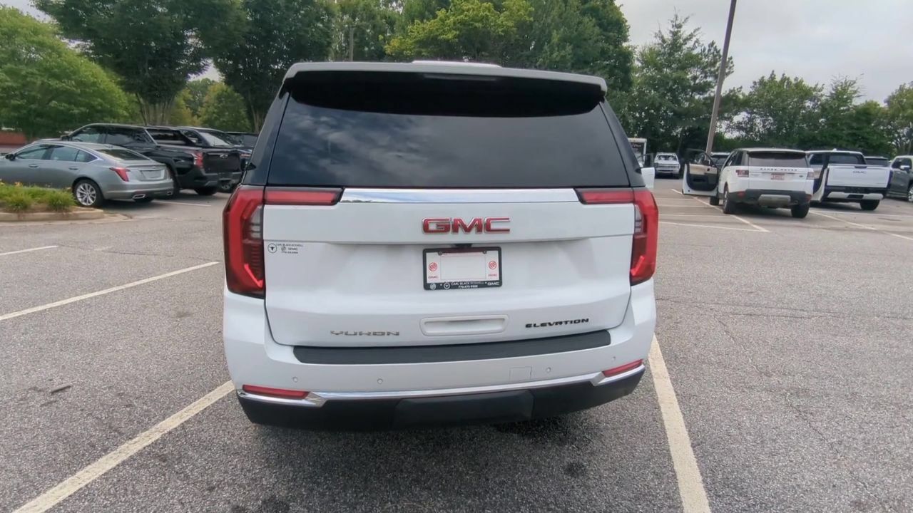 Used 2025 GMC Yukon Elevation AWD/4WD image 7