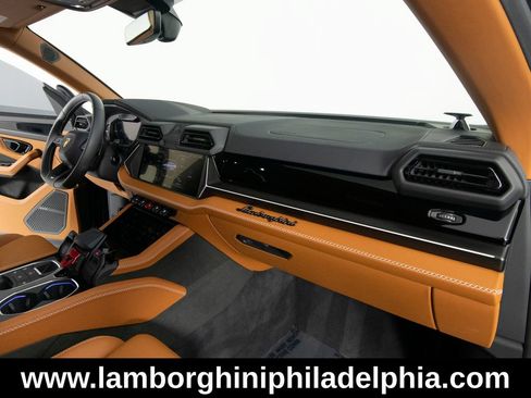 Used 2025 Lamborghini Urus S AWD/4WD image 27