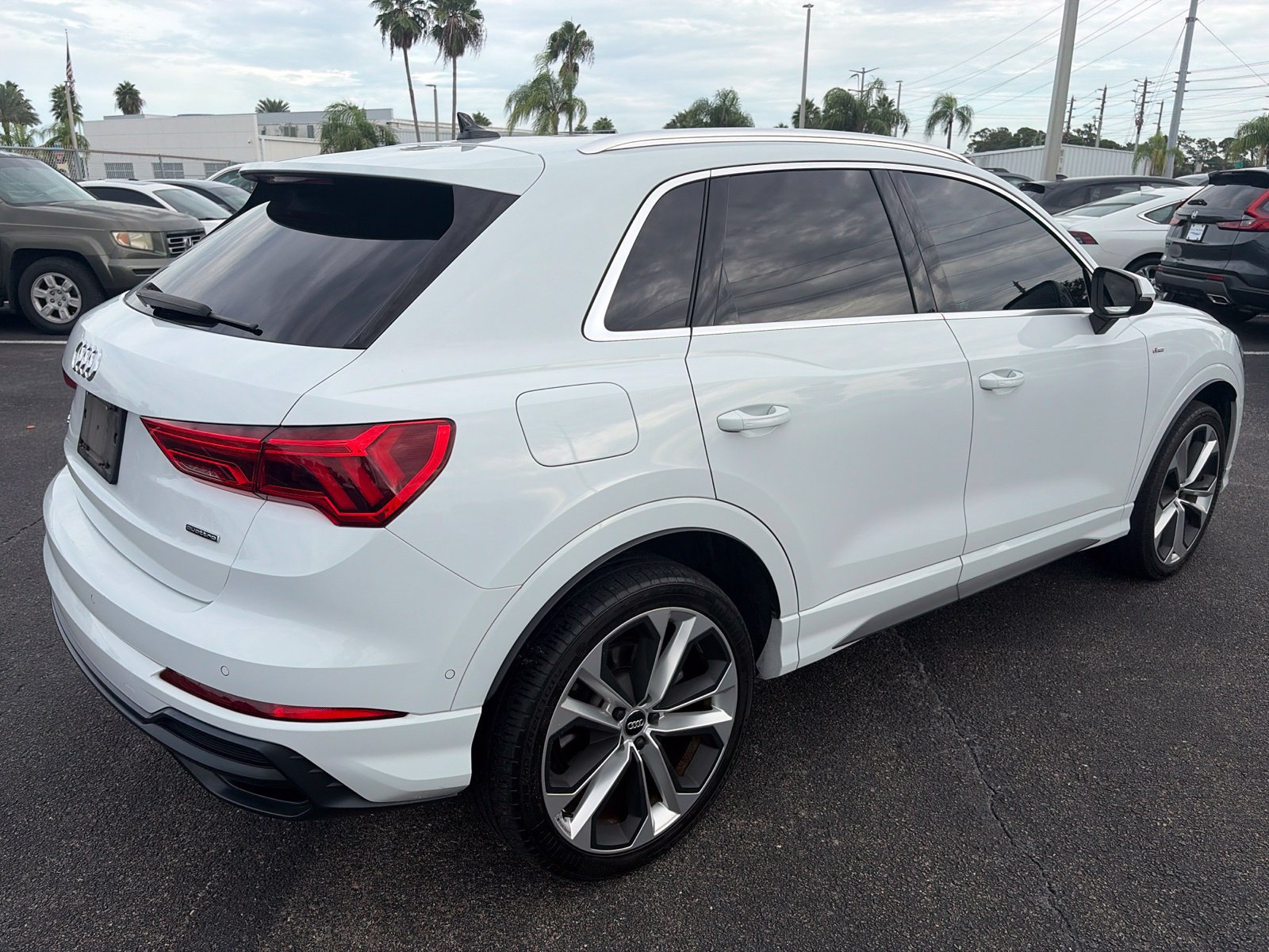 Used 2020 Audi Q3 2.0T Prestige AWD/4WD image 7