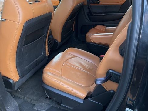 Used 2014 Chevrolet Traverse LT image 3