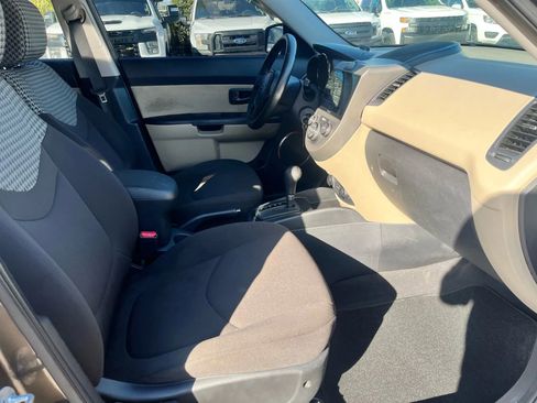 Used 2010 Kia Soul ! image 18