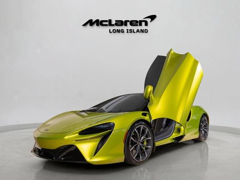 Used 2023 McLaren Artura RWD image 28