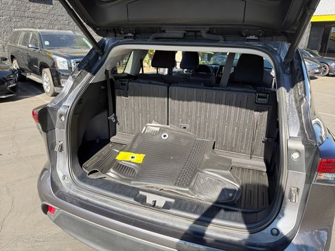 Used 2023 Toyota Highlander L image 22