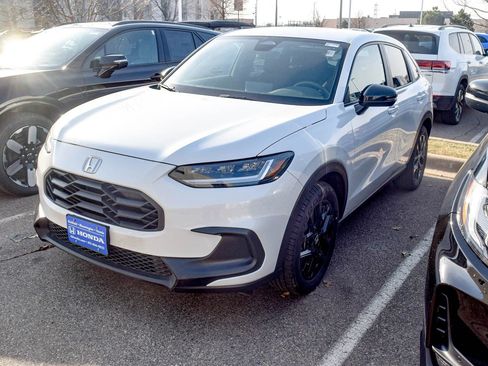 Used 2023 Honda HR-V Sport image 1