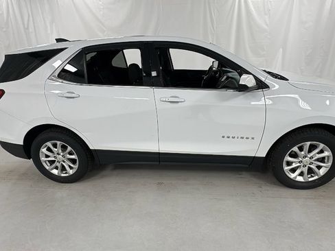 Used 2019 Chevrolet Equinox LT image 2