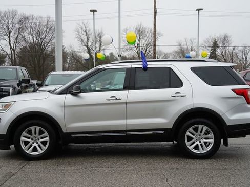 Certified 2018 Ford Explorer XLT w/ Equipment Group 201A image 4
