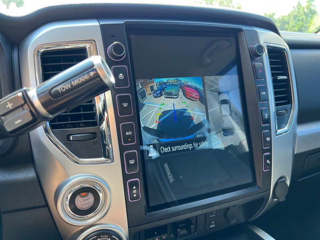 Used 2018 Nissan Titan PRO-4X w/ Pro-4x Convenience Package AWD/4WD image 34