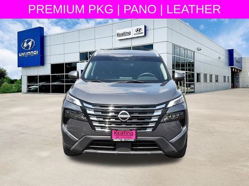 Used 2024 Nissan Rogue SV w/ SV Premium Package FWD image 2