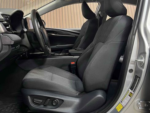 Used 2025 Toyota Camry LE w/ Convenience Package FWD image 31