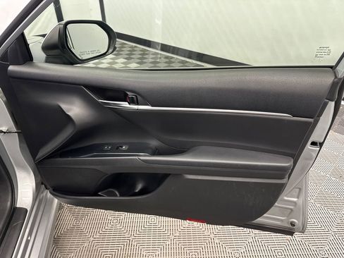 Used 2020 Toyota Camry SE image 15