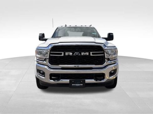 Used 2024 RAM 5500 Tradesman w/ Chrome Appearance Group AWD/4WD image 28