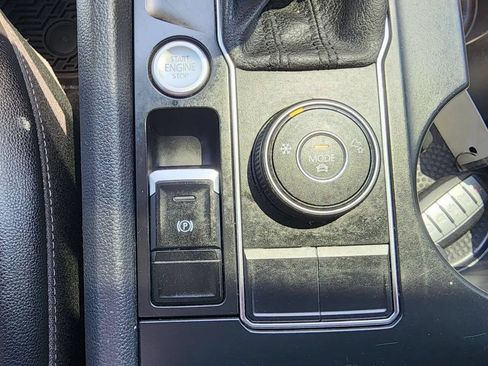 Used 2019 Volkswagen Atlas SE w/ Towing Package AWD/4WD image 26