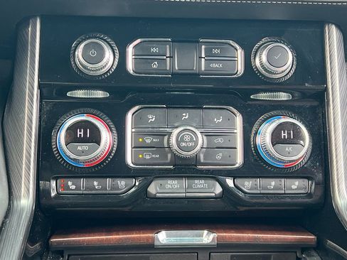 Used 2023 GMC Yukon Denali Ultimate image 21