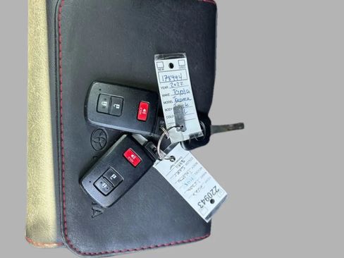 Used 2022 Toyota Tacoma TRD Sport image 29