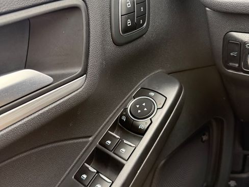 Used 2023 Ford Escape Platinum w/ Premium Technology Package AWD/4WD image 25