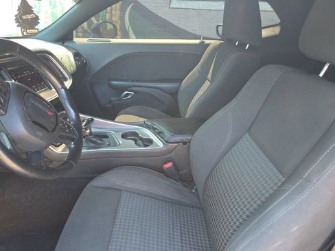 Used 2019 Dodge Challenger SXT RWD image 13