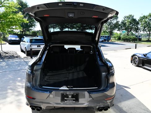Used 2025 Porsche Cayenne S AWD/4WD image 44
