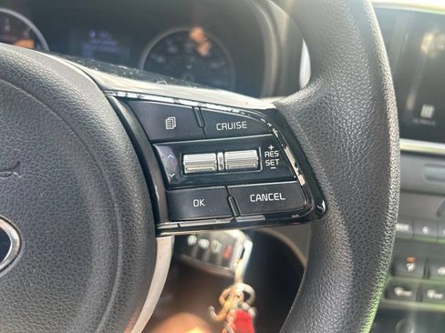 Used 2021 Kia Sportage LX AWD/4WD image 18