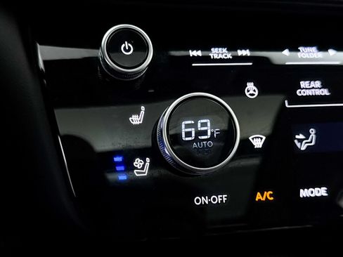 Used 2023 INFINITI QX60 Luxe w/ Performance Audio Package FWD image 30