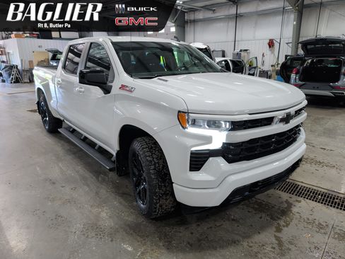 Used 2023 Chevrolet Silverado 1500 RST w/ Z71 Off-Road Package AWD/4WD image 1