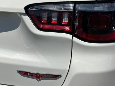 Used 2018 Jeep Compass Trailhawk w/ Cold Weather Group AWD/4WD image 31