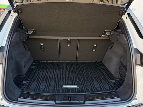 Used 2022 Land Rover Range Rover Evoque R-Dynamic SE image 12