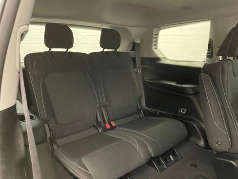 Used 2023 Jeep Grand Cherokee L Laredo RWD image 28