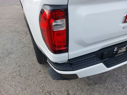 Used 2024 GMC Canyon Elevation w/ Convenience Package image 35