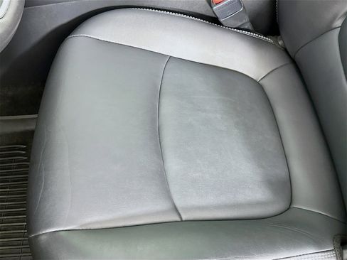 Used 2023 Toyota RAV4 XLE Premium image 20