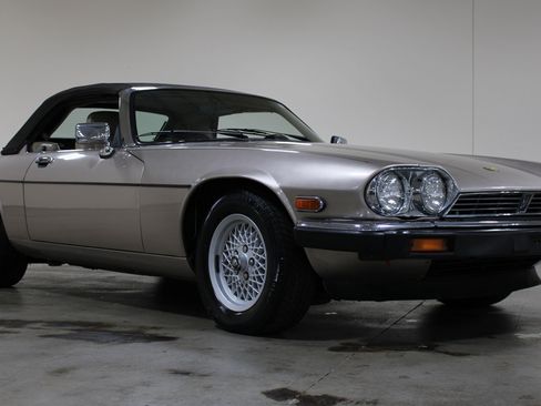 Used 1991 Jaguar XJS V12 Convertible RWD image 2