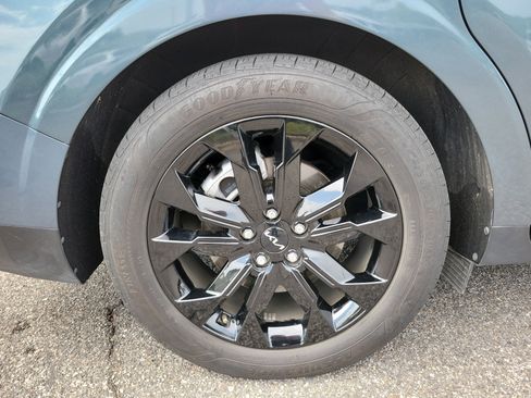 Used 2024 Kia Carnival SX Prestige FWD image 28
